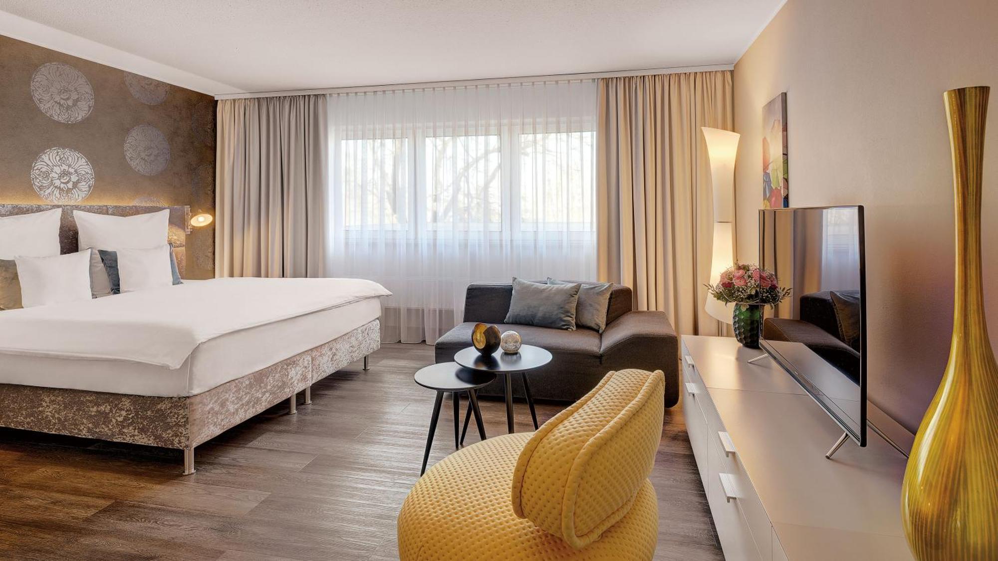 Hotel Central Хоф Екстериор снимка
