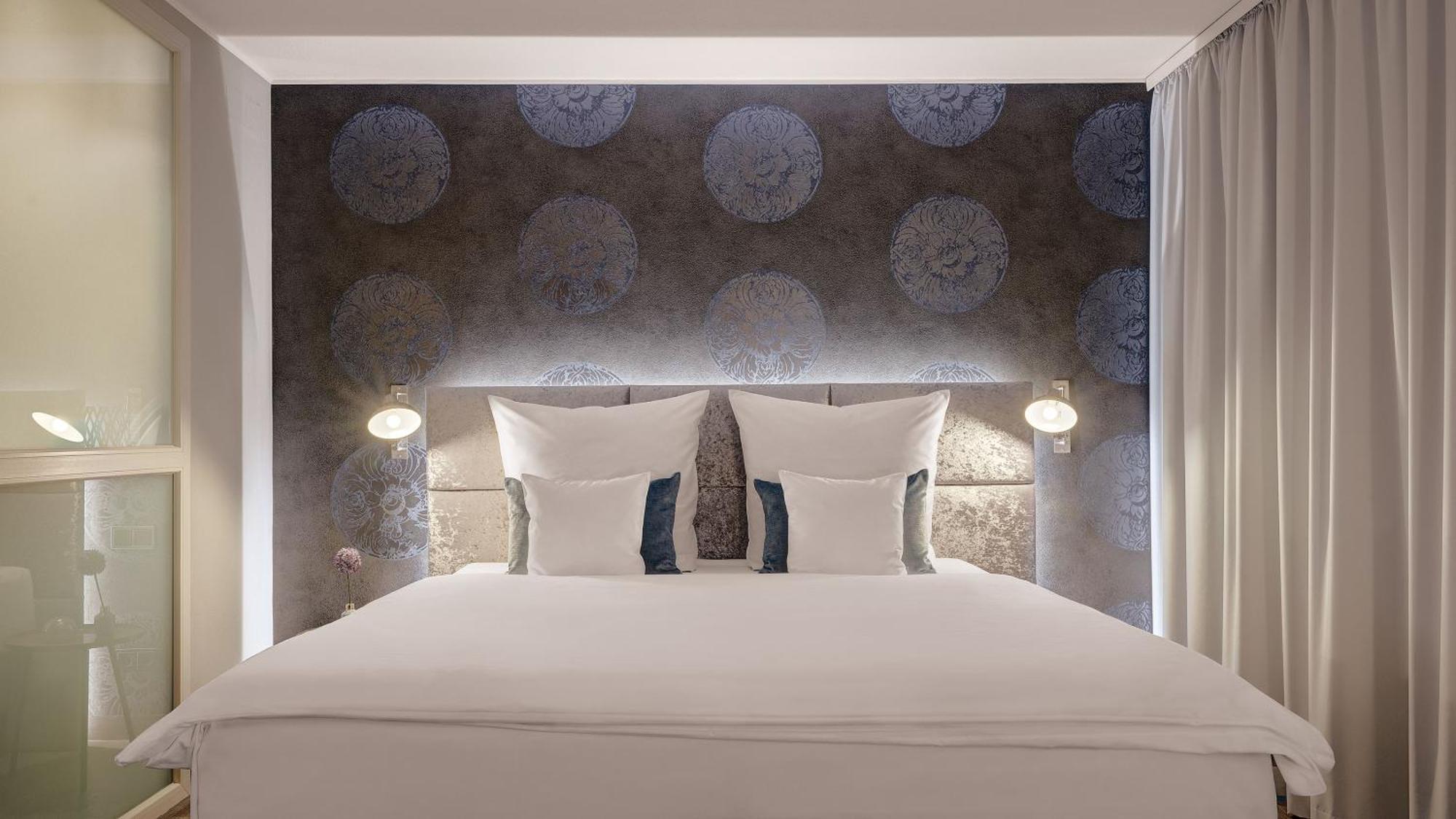 Hotel Central Хоф Екстериор снимка