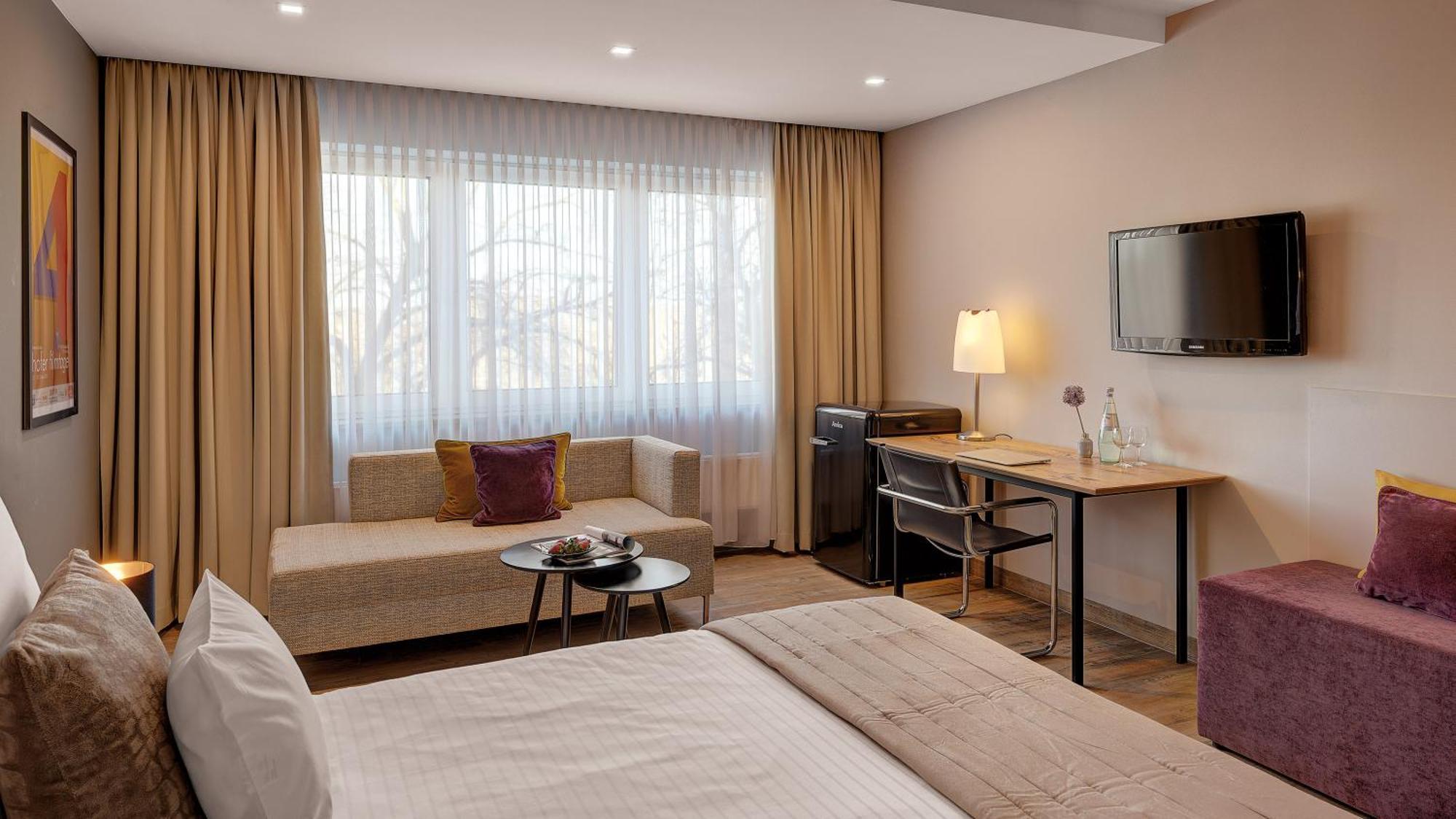 Hotel Central Хоф Екстериор снимка
