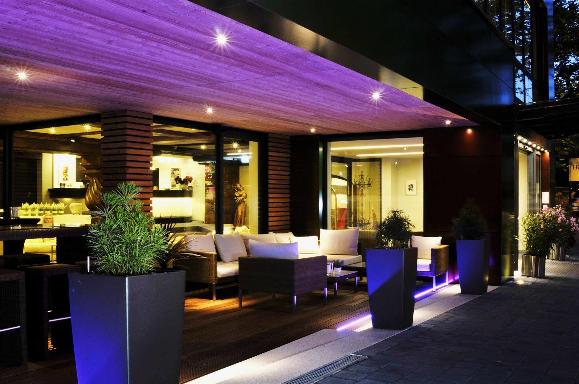 Hotel Central Хоф Екстериор снимка